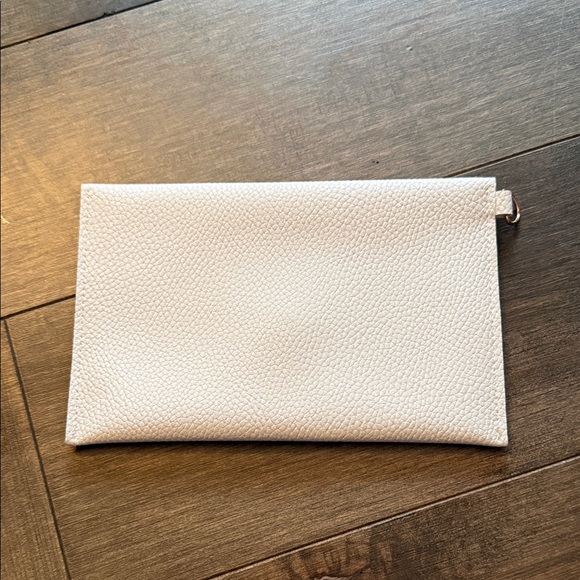 White bag - Picture 2 of 2